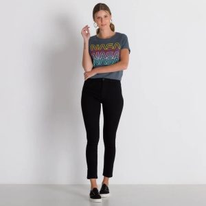 calça jeans superlipo para post sobre moda básica feminina Havan